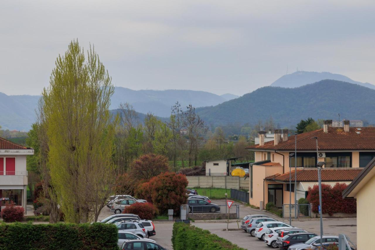 Giotto Guesthouse Due Carrare ภายนอก รูปภาพ